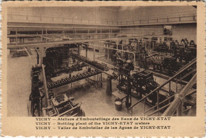 Carte postale ancienne Vichy Ateliers d'Embouteillage des Eaux de Vichy-Etat à Vichy