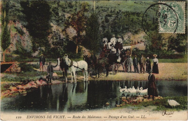 Carte postale ancienne Vichy Environs - Route des Malavaux - Passage d'un Gue à Vichy