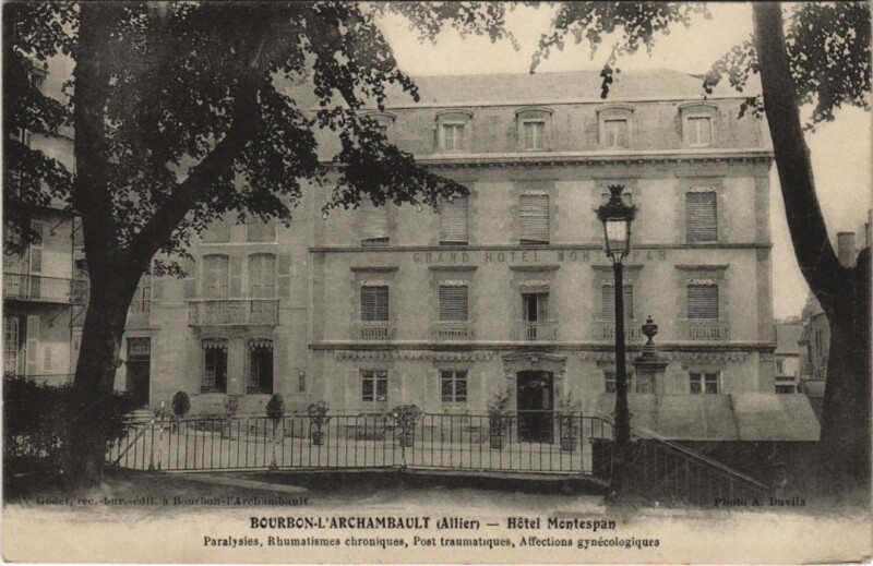 Carte postale ancienne Bourbon-l'Archambault Hotel Montespan à Bourbon-l'Archambault