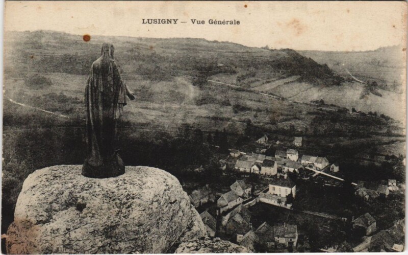 Carte postale ancienne Lusigny Vue Generale à Lusigny