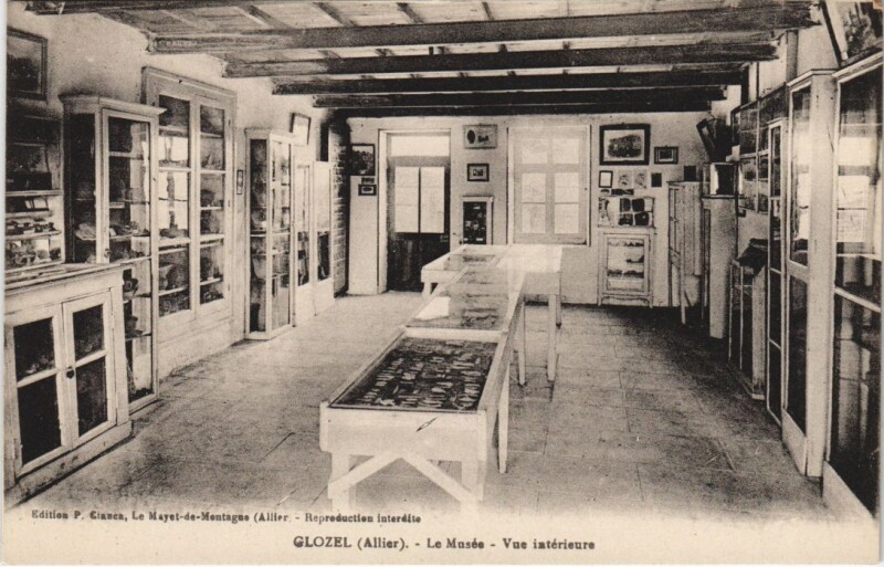 Carte postale ancienne Glozel Le Musee - Vue Interieure