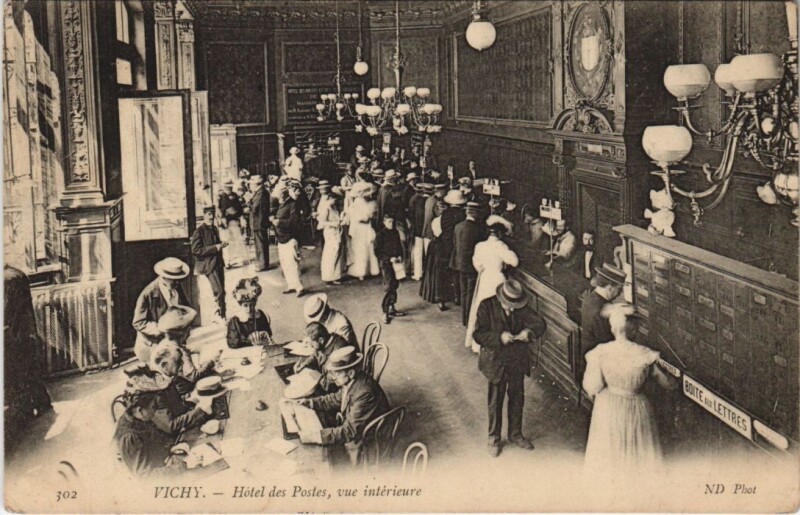 Carte postale ancienne Vichy Hotel des Postes - Vue Interieure à Vichy