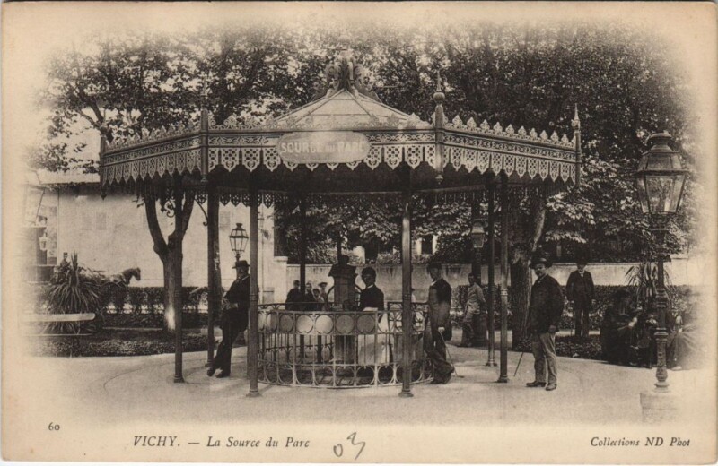 Carte postale ancienne Vichy La Source du Parc à Vichy