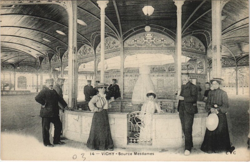 Carte postale ancienne Vichy Source Mesdames à Vichy