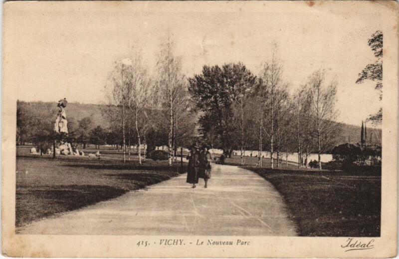 Carte postale ancienne Vichy Le Nouveau Parc à Vichy