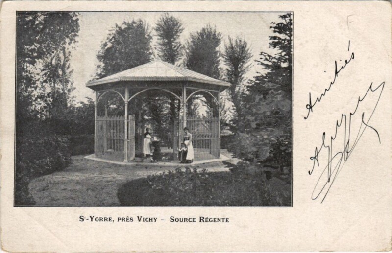Carte postale ancienne Saint-Yorre pres Vichy - Source Regente à Saint-Yorre