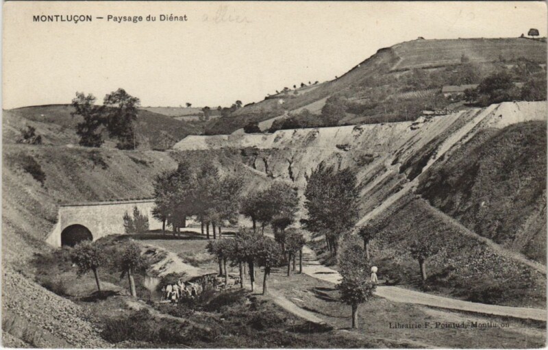 Carte postale ancienne Montlucon Paysage du Dienat
