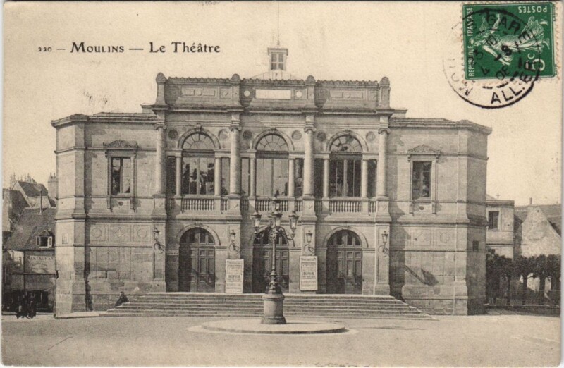 Carte postale ancienne Moulins Le Theatre à Moulins
