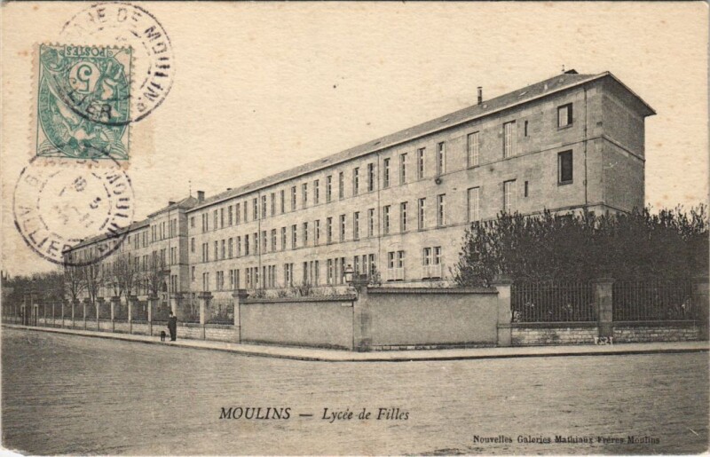 Carte postale ancienne Moulins Lycee de Filles à Moulins