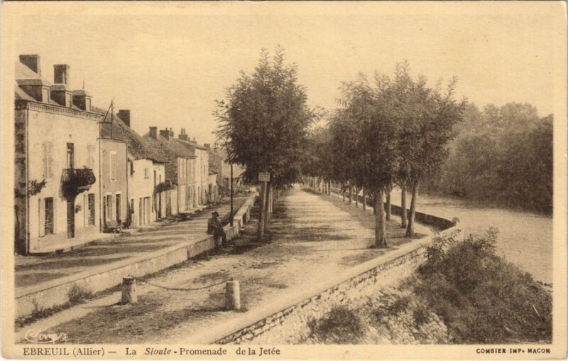Carte postale ancienne Ebreuil La Sioule-Promenade de la Jetee