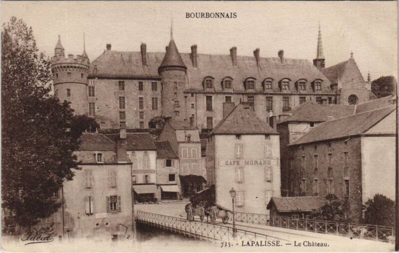 Carte postale ancienne Lapalisse Le Chateau à Lapalisse