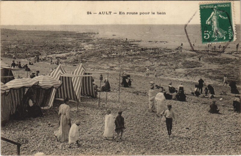 Carte postale ancienne Ault en route pour le bain