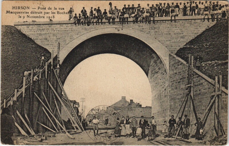 Carte postale ancienne Hirson Pont de la rue Macquenvise à Hirson