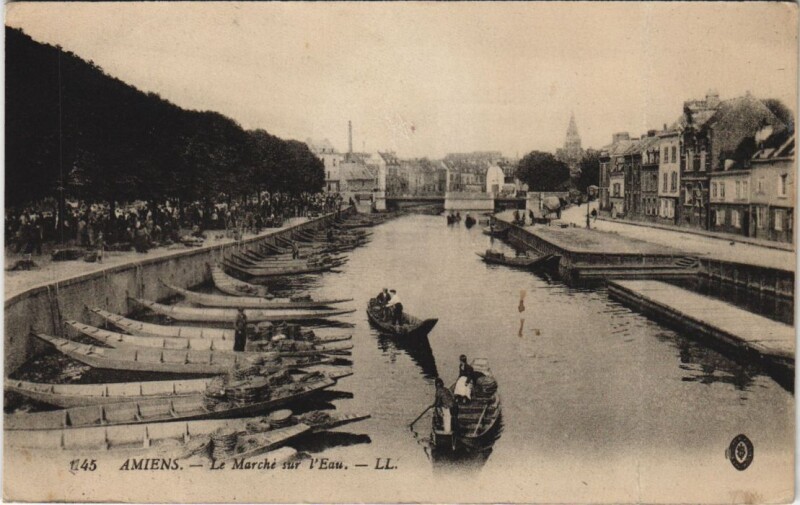Carte postale ancienne Amiens marche sur l'eau à Amiens