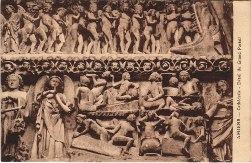 Carte postale ancienne Amiens La Cathedrale Detail du Grand Porche à Amiens