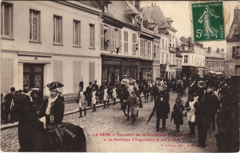 Carte postale ancienne La Fere Souvenir de la Cavalcade