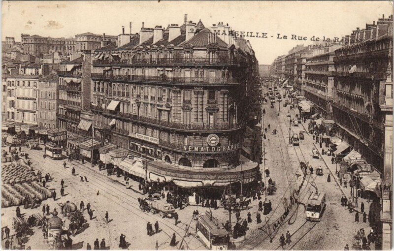 Carte postale ancienne Marseille - La rue de la republic à Marseille
