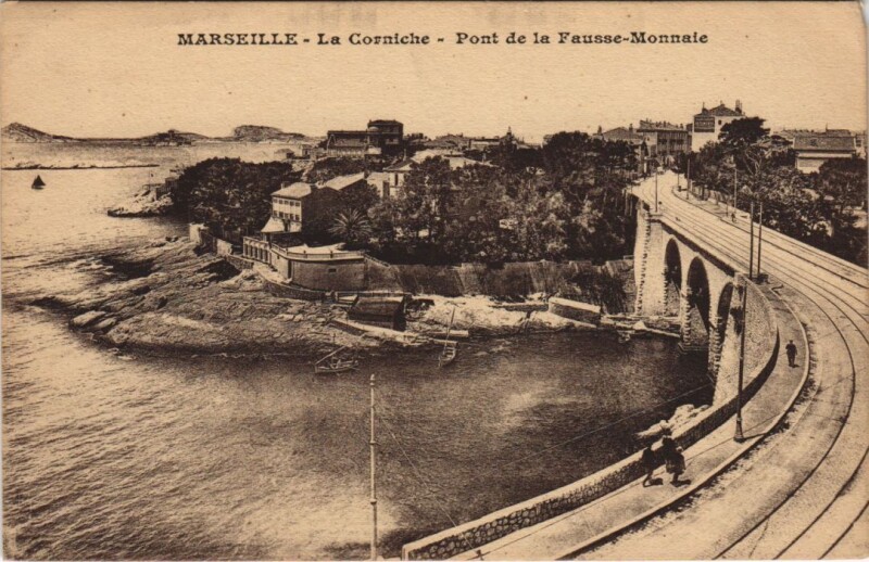 Carte postale ancienne Marseille - La corniche à Marseille