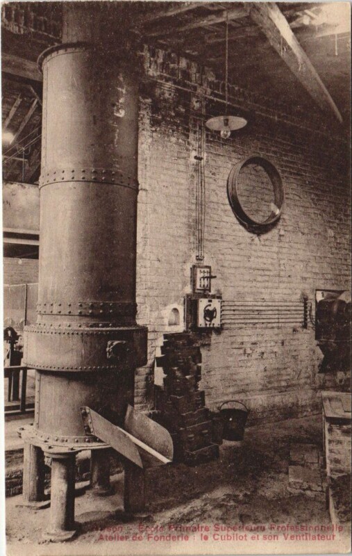 Carte postale ancienne Hirson Ecole primaire à Hirson