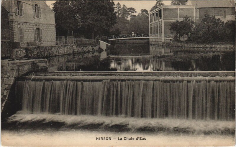 Carte postale ancienne Hirson La chute d'eau à Hirson