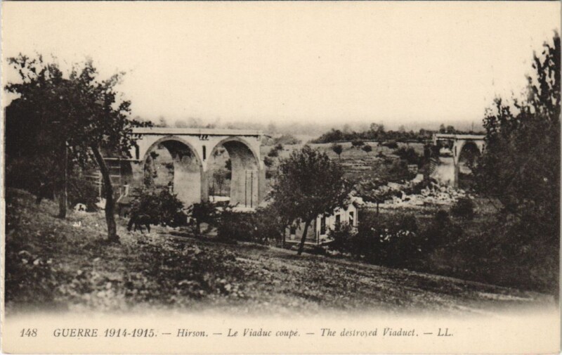 Carte postale ancienne Hirson Le viaduc coupe à Hirson