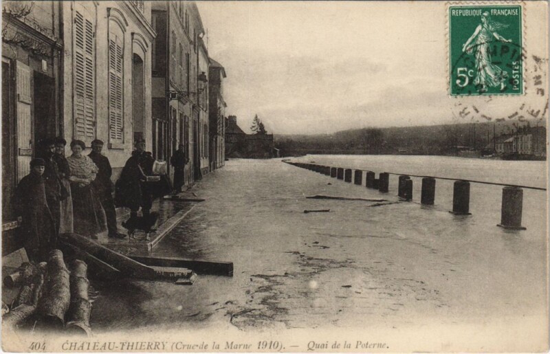 Carte postale ancienne Chateau-Thierry Quai de la poterne