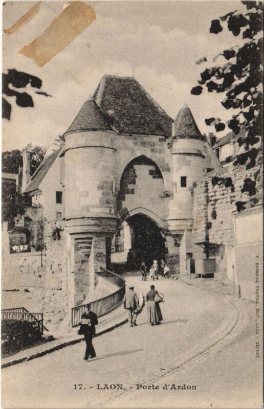 Carte postale ancienne Laon Porte d'ardon