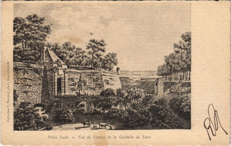 Carte postale ancienne Laon Vue de l'Entree De La