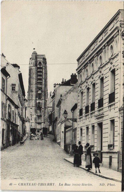 Carte postale ancienne Chateau-Thierry La rue Saint-martin