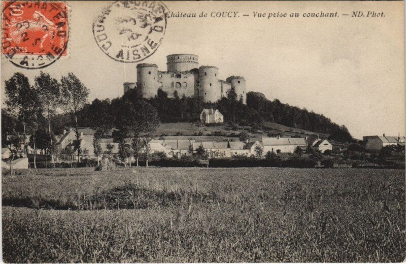 Carte postale ancienne Chateau de Coucy Vue prise au