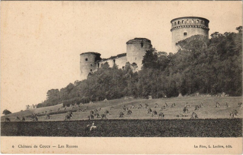 Carte postale ancienne Chateau de Coucy La fere