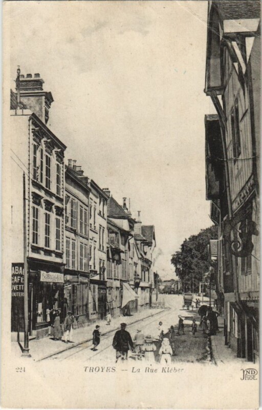 Carte postale ancienne Troyes Rue Kleber à Troyes