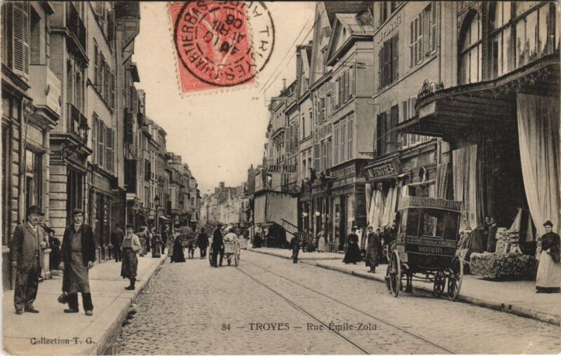 Carte postale ancienne Troyes Rue Emile-Zola à Troyes