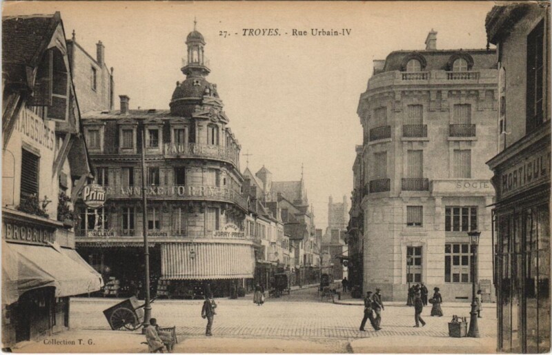 Carte postale ancienne Troyes Rue Urbain Iv à Troyes
