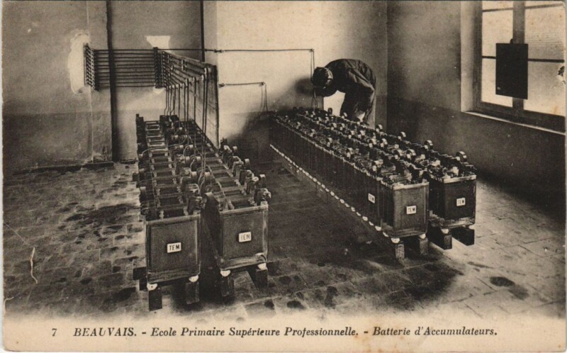 Carte postale ancienne Beauvais Ecole Primaire Superieure Prof. Batterie à Beauvais
