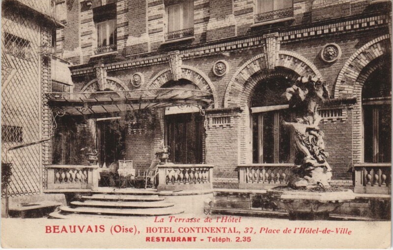 Carte postale ancienne Beauvais 37, Place de l'hotel de Ville hotel Continental à Beauvais