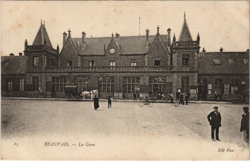 Carte postale ancienne Beauvais La Gare à Beauvais