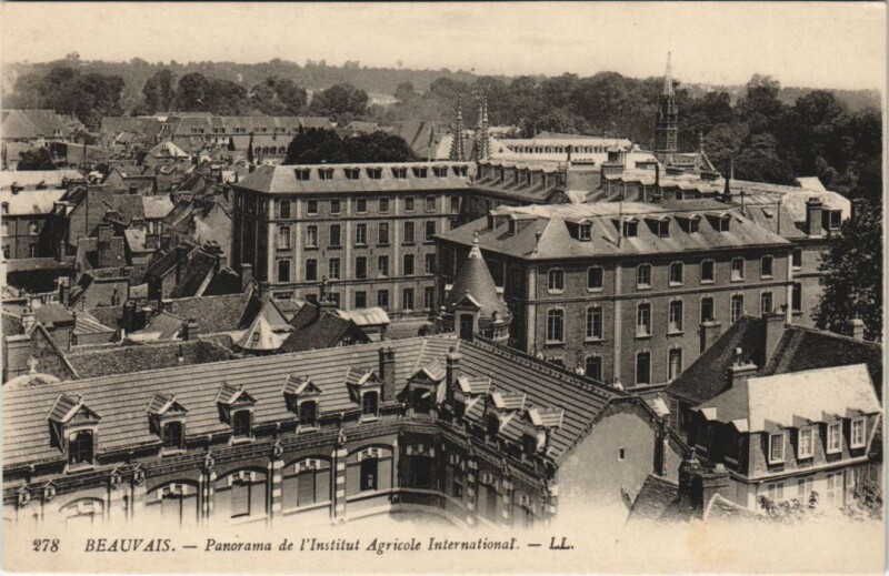 Carte postale ancienne Beauvais Institut Agricole International à Beauvais