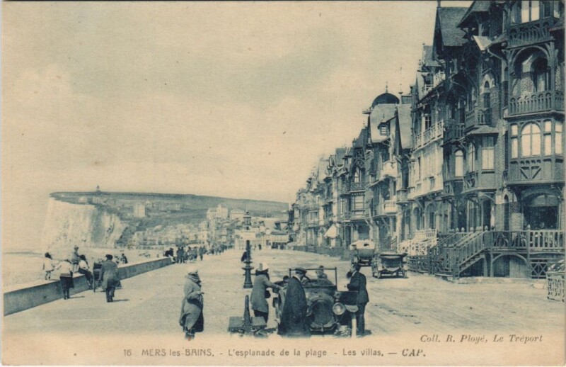 Carte postale ancienne Mers-Les-Bains Esplanade de la Plage Les villas à Mers-les-Bains