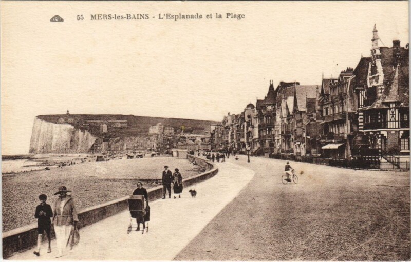 Carte postale ancienne Mers-Les-Bains Esplanade et la Plage à Mers-les-Bains