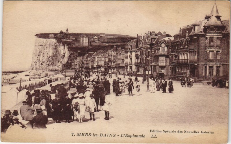Carte postale ancienne Mers-Les-Bains l'Esplanade à Mers-les-Bains