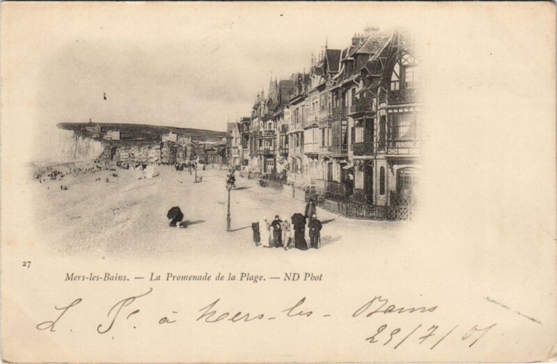 Carte postale ancienne Mers-Les-Bains La Promenade de la Plage à Mers-les-Bains