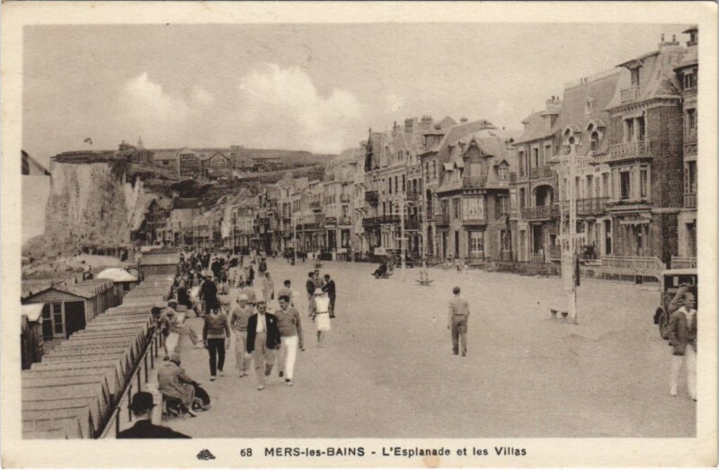 Carte postale ancienne Mers-Les-Bains l'Esplanade et les villas à Mers-les-Bains