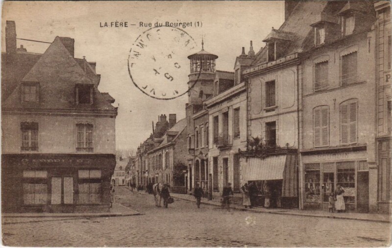 Carte postale ancienne La Fere Rue du bourget
