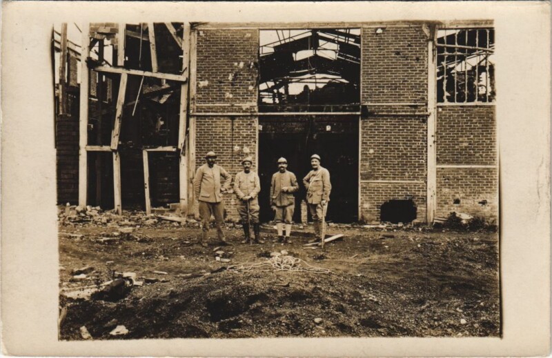 Carte postale ancienne Carte photo Usine Valberg Vailly