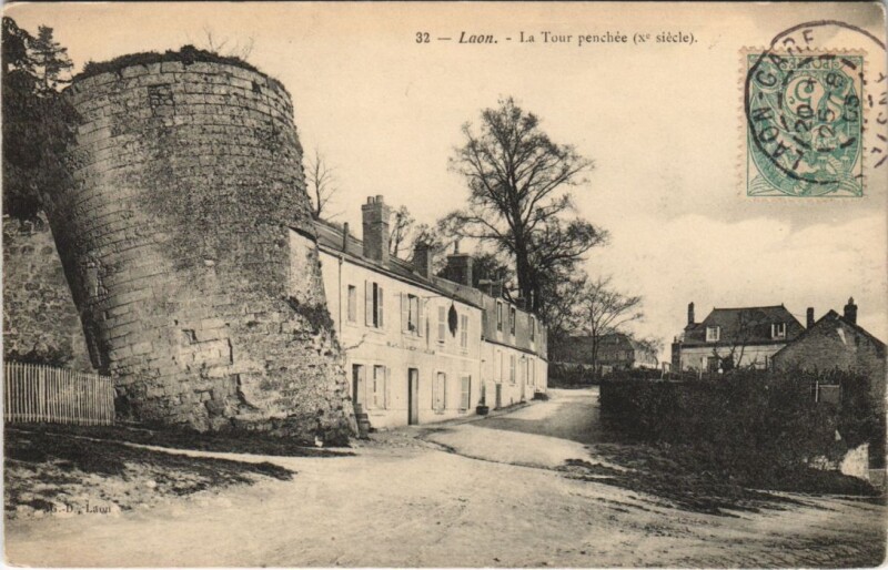 Carte postale ancienne Laon La tour penchee