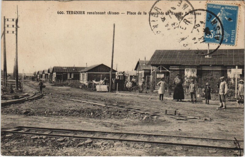 Carte postale ancienne Tergnier renaissant Place de la Concorde à Tergnier