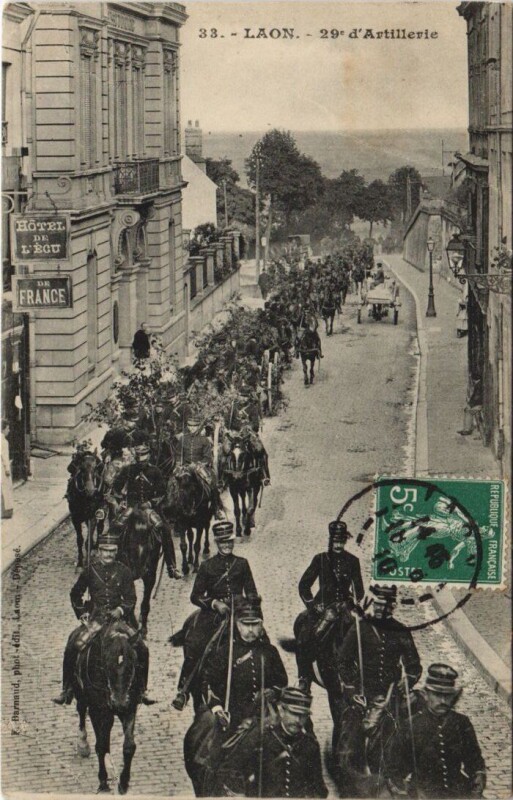 Carte postale ancienne Laon 29e d'Artillerie
