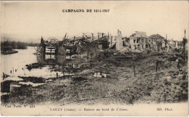 Carte postale ancienne Vailly Ruines au bord de l'Aisne