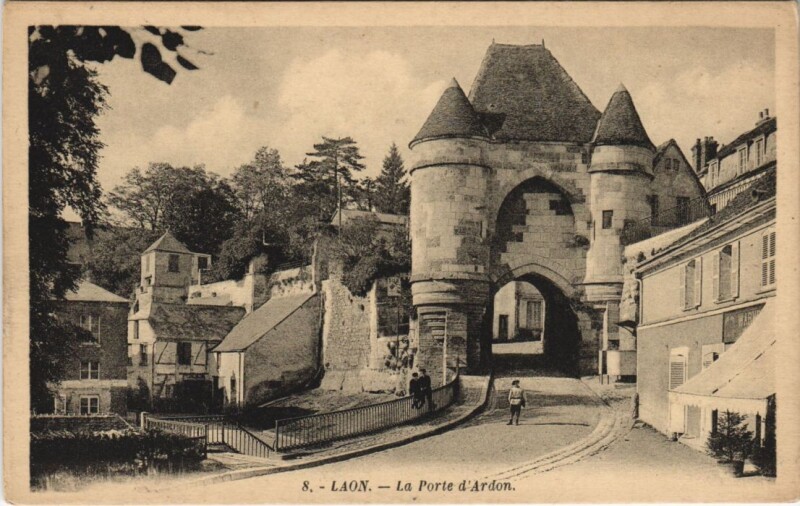 Carte postale ancienne Laon La porte d'ardon